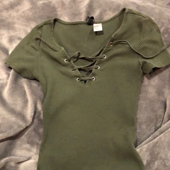 army green divided tee - Picture 1 of 4